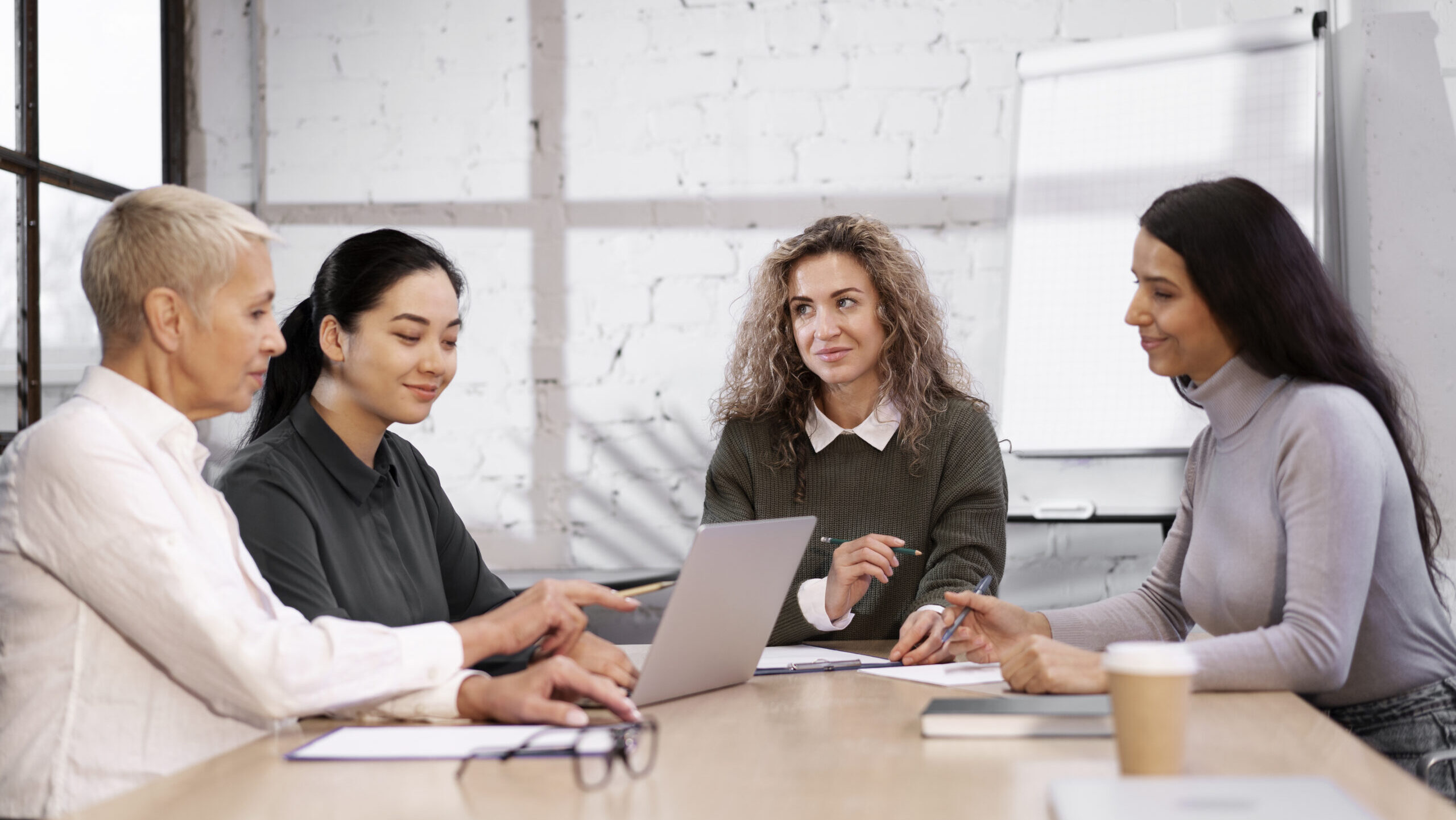 Employer of Record (EOR) vs Company Incorporation in Singapore: Which Is Better for Hiring Employees?
